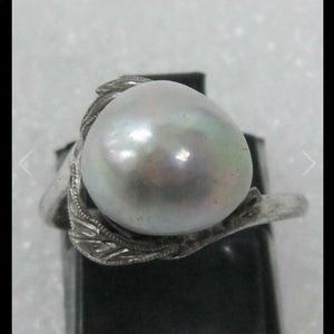 Beautiful Sterling Silver and Pearl Ring 6